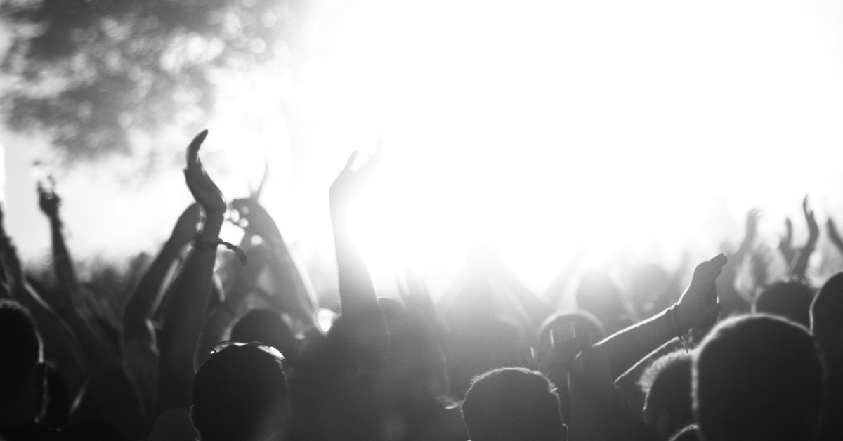 _technoedm_'s tweet card. Dive into the heart of Paris's nightlife with Secret Rave parties, where underground techno beats create clandestine experiences.