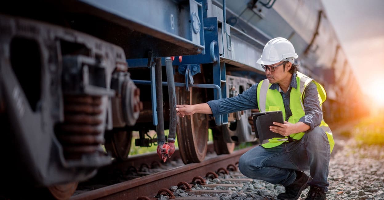 manoramaonline's tweet card. റെയിൽവേയിൽ ഡിപ്ലോമക്കാർക്കും എൻജിനീയറിങ് ബിരുദധാരികൾക്കും നിരവധി അവസരം. ഉയർന്ന ശമ്പളവും ഉത്തരവാദിത്തമുള്ള ജൂനിയർ എൻജിനീയർ തസ്തികയിൽ നേരിട്ടുള്ള.Railway Jobs, Junior Engineer Recruitment, Diploma...