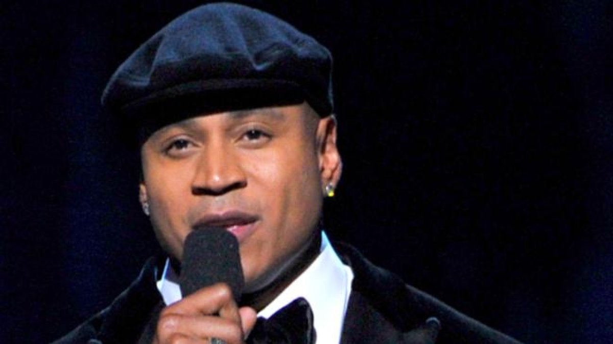 Phil_Lewis_'s tweet card. LL Cool J said that he is not going to perform at Wawa Welcome America on July 4th in light of the AFSCME District Council 33 strike in Philadelphia.