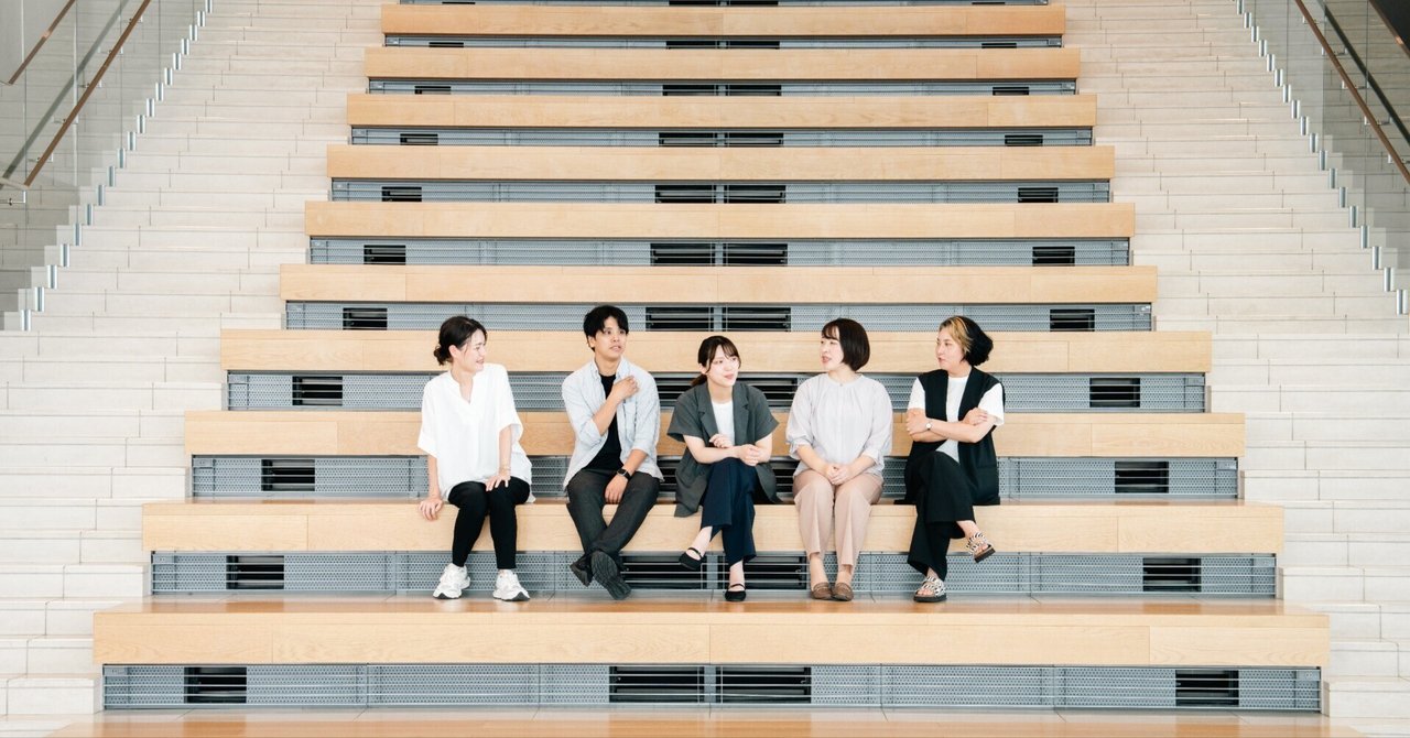 go_goesnext's tweet card. めまぐるしく変化するビジネス環境の中、企業の成長を根幹から支える財務部門。急成長を続けるGOの財務の要・財務マネジメントグループ（以下、財務マネジメントG）は、次世代を担う「若手人材の育成」を見据え、チームとして日々成長を続けています。 日々の業務の魅力に加え、個々の裁量を尊重し挑戦を後押しするカルチャーはどのように育まれてきたのか。そしてGOだからこそ描ける多彩なキャリアパスについて、グル...