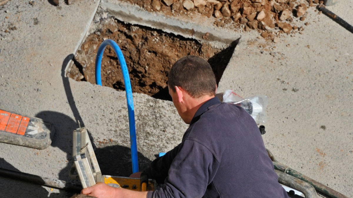 Feargal_Sharkey's tweet card. United Utilities, whose executives are barred from receiving bonuses because of pollution record, will pay out most of the increase in dividends