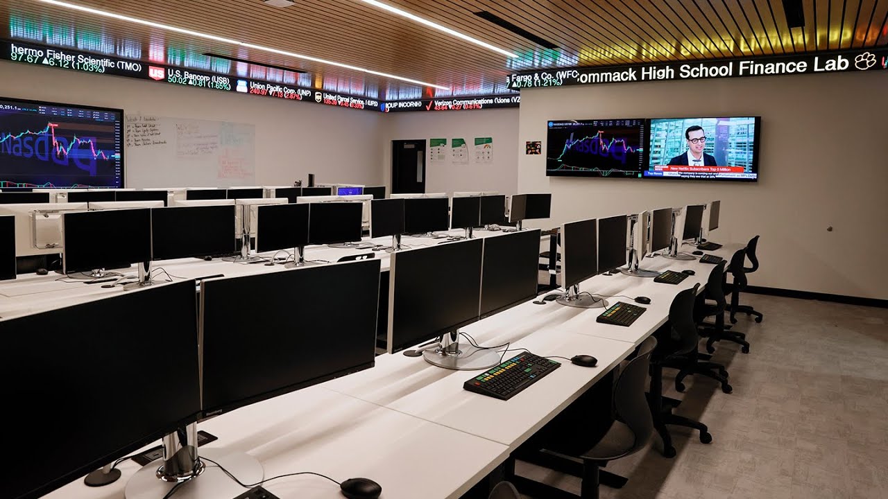 CommackSchools's tweet card. Welcome to our Finance Lab!