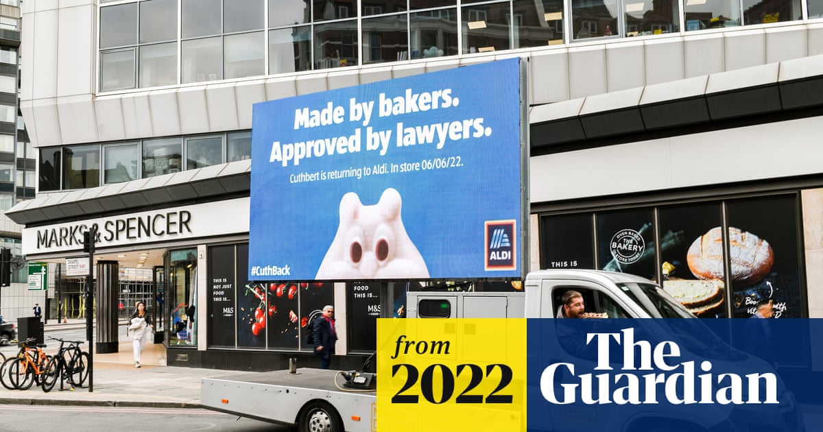 Mardo2044's tweet card. Lookalike cake that survived high court drama with Marks & Spencer’s Colin sidesteps royal jubilee