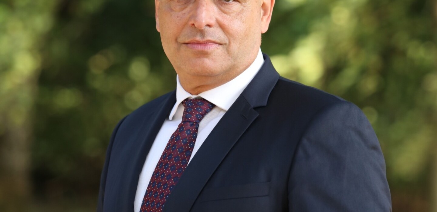 CelluleTW's tweet card. Avec la réforme du reste à charge zéro, les tarifs des complémentaires santé devraient augmenter, surtout pour les retraités. Notamment parce qu’ils vont consommer davantage d’appareils auditifs,...