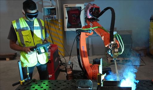 TRTBalkanAL's tweet card. Kompania turke, Intecro Robotics, thotë se linjat e automatizuara për sektorë përfshirë automjetet, aviacionin dhe ndërtimin e anijeve mundësojnë prodhim serial me precizion të lartë.