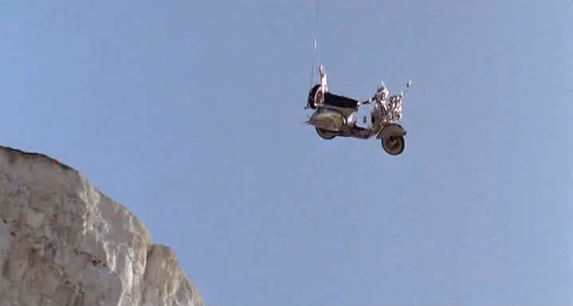 AlecMuffett's tweet card. Here’s how Ofcom will bring about censorship in the UK; it will… 1/ declare itself (truthfully) to be acting on behalf of the UK sovereign government… Ofcom has claimed it has “sovereign immu…