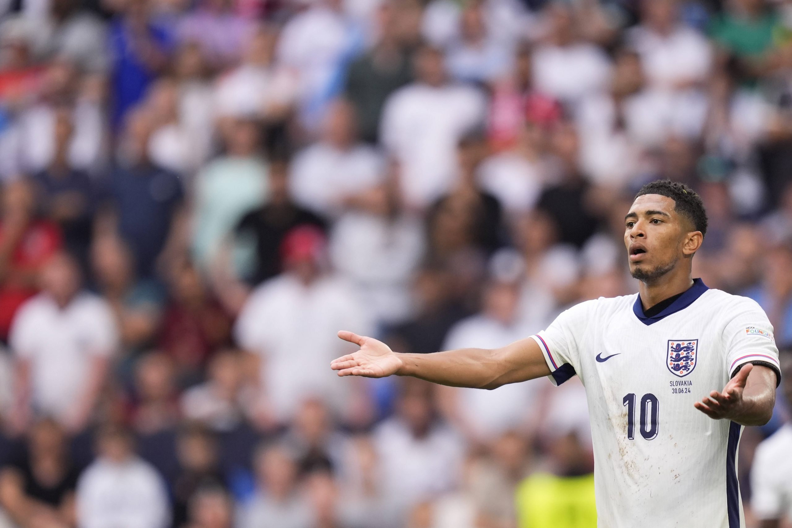 AnalyticsFC's tweet card. Using Jude Bellingham as an example, Alex Stewart looks at how scouting theory can identify player types and make better use of them