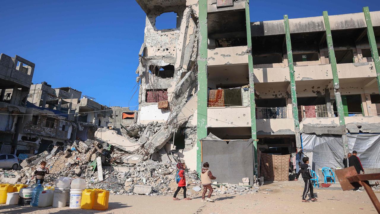 SeKoepp's tweet card. Laut israelischem Verteidigungsminister Katz könnte es zu einem Geiseldeal mit der Hamas im Gazastreifen kommen. Die UN-Vollversammlung hat Israel zur Umsetzung einer Zwei-Staaten-Lösung aufgeforde...