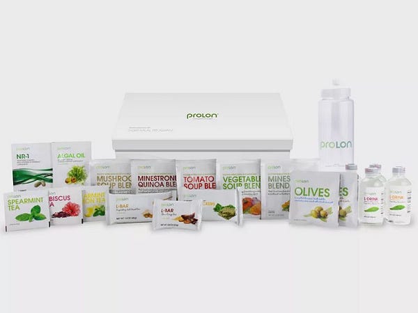 fastinghacks's tweet card. The Fasting Mimicking Diet