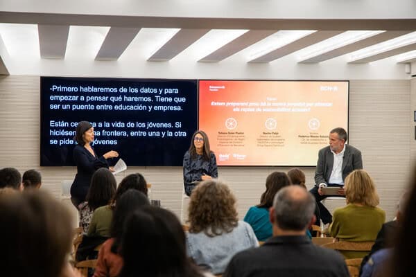 barcelonamasb's tweet card. Resultats d'Eduquem+B sobre competències de sostenibilitat en estudiants a Barcelona, amb més de 2.000 estudiants d’entre 16 i 24 anys.