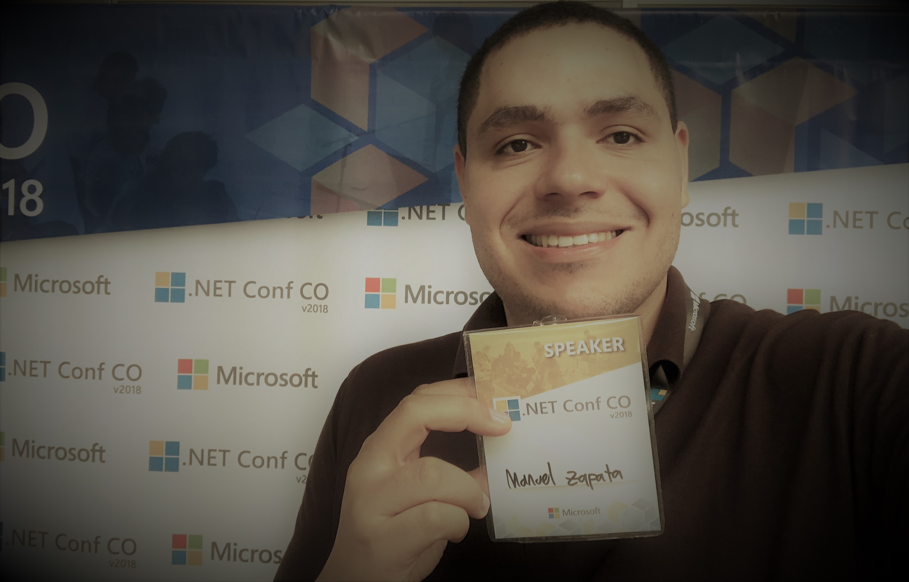 ManuelZapata's tweet card. Notas sobre microservicios, domain-driven design (DDD) e inteligencia artificial. Mi participación en la conferencia .NET Conf Colombia v2018
