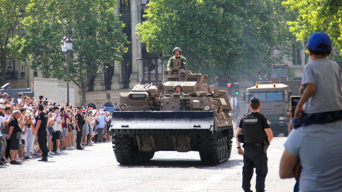 SillySigns1's tweet card. "Als ons land niet bereid is om zijn kinderen te verliezen, dan lopen we gevaar."