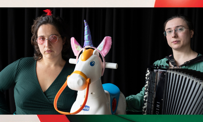 AzpeitiaGuka's tweet card. Maite Aizpuruak eta Garazi Navasek 43. Euskal Antzerki Topateketen baitan eskainitako Adarbakarra antzezlanari buruz Ignacio Arakistainek idatzitako testua da honako hau. 