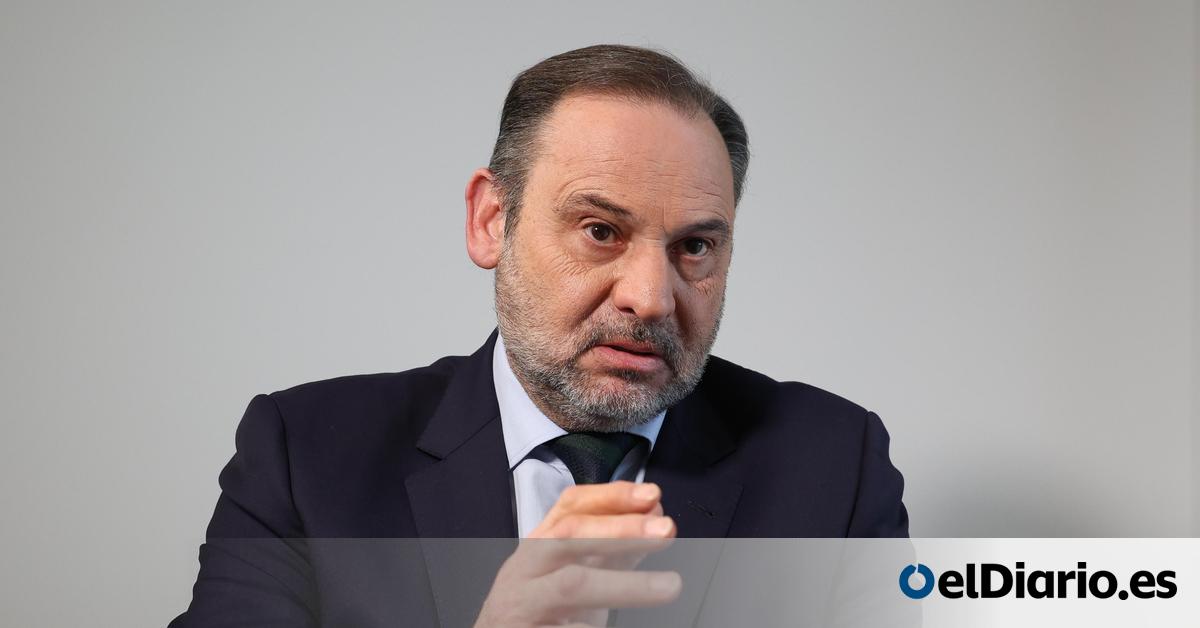 JAVIERCLAMORES's tweet card. Reconoce que si le hubiera pedido el escaño Sánchez, se hubiera sentido "más coaccionado", aunque dice que tomó la decisión de pasar al Mixto "con mucha convicción". "No quiero decir nada de los...