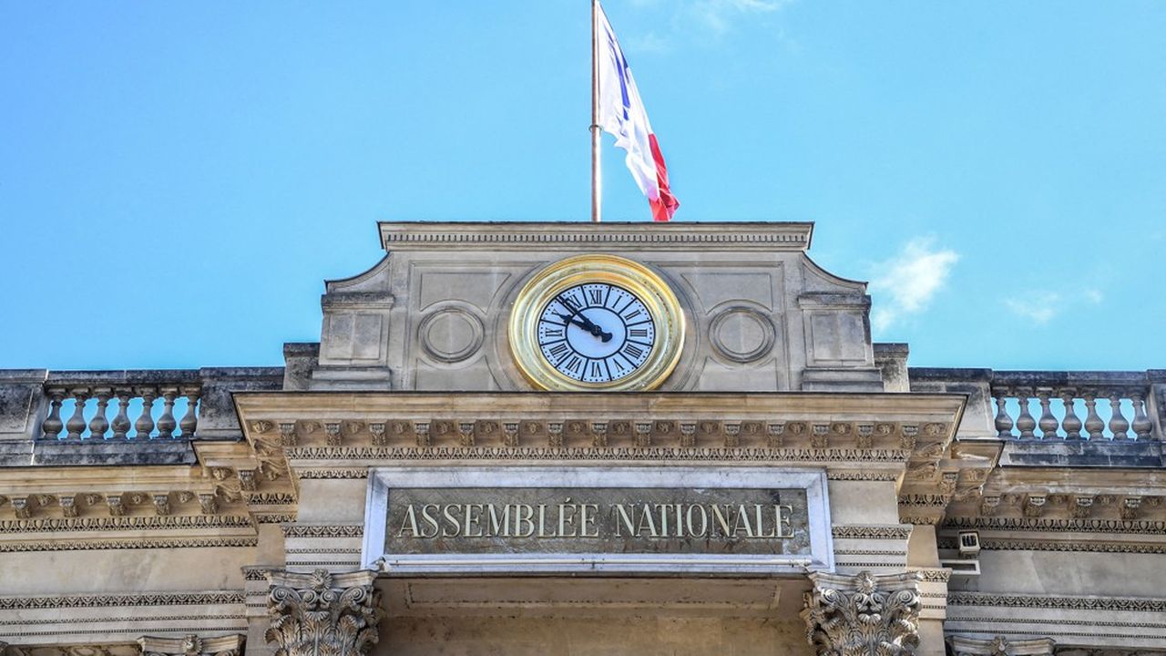 LesEchos's tweet card. En commission des Finances, plusieurs amendements ont été adoptés pour relever la fiscalité du capital, via notamment une hausse de la « flat tax » et une surtaxe des « superdividendes ». Ces mesures...