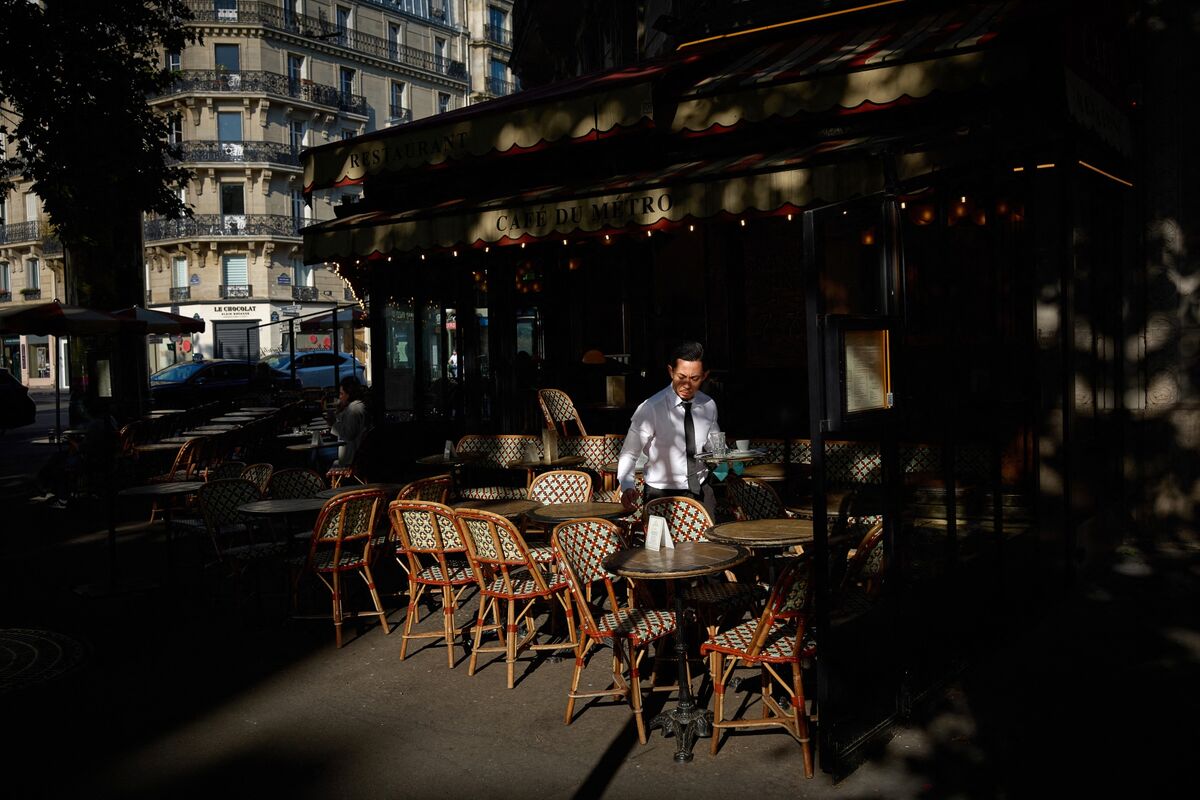 KeySignals's tweet card. Private-sector activity in the euro area stayed strong in November, feeding hopes that economic growth can pick up in the last months of the year.