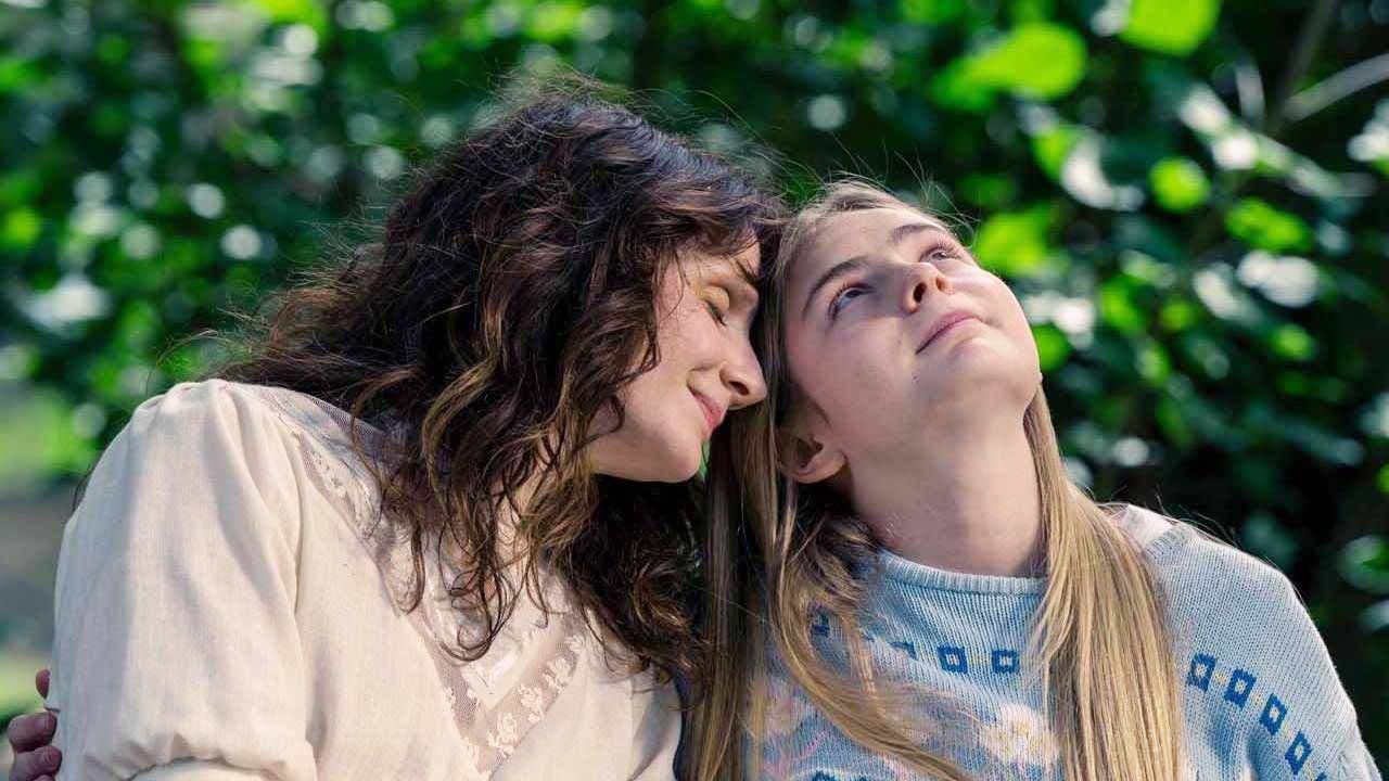 SHIELDZephyrOne's tweet card. Isabelle Carré réalise son premier film avec Les Rêveurs, adaptation de son roman autobiographique sur son internement à 14 ans. Le film parvient-il à toucher profondément les spectateurs ?