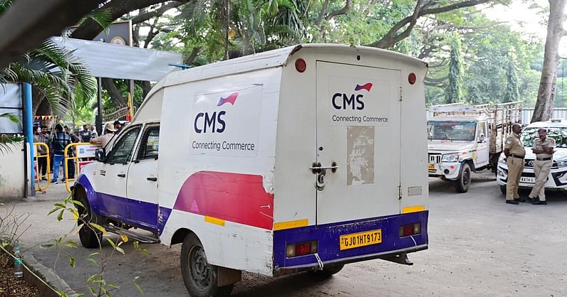 write2ragavan's tweet card. Bengaluru Robbery Case: A Rs 7.11 crore cash van heist shocks city as police track a 6-member gang using fake IDs, multiple vehicles, and a planned escape.