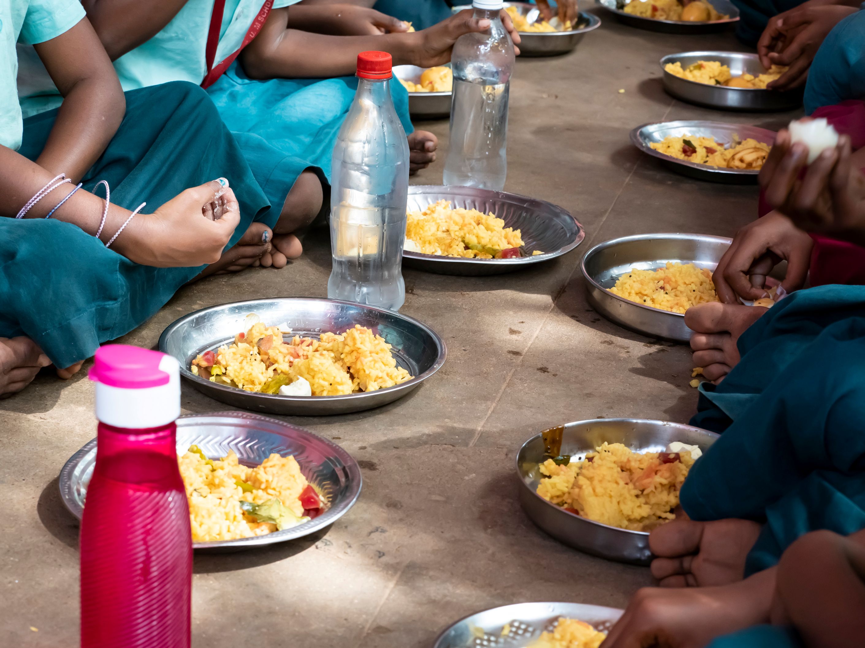 vox_dev's tweet card. Inequality pushes poor households to sacrifice nutrition for ‘little luxuries’, reshaping basic needs and worsening malnutrition. The implications for poverty programmes are large.