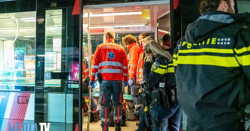 Slachtoffer na steekpartij naar ziekenhuis