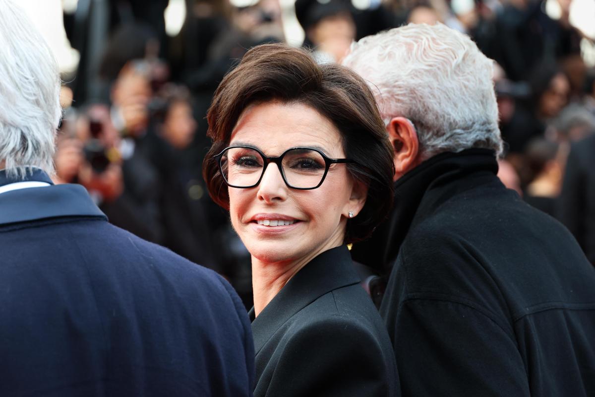 anticor_org's tweet card. Les affaires se multiplient à l’encontre de la ministre de la Culture, sans qu’aucune sanction politique n’advienne. Une impunité qui commence à provoquer des frictions au centre et à droite.