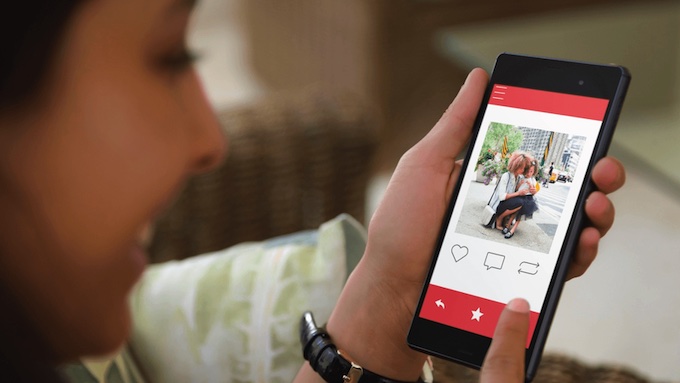 BlogBucket's tweet card. How to design user-friendly icon? Here are some cool tips and tricks along with the Tool info to design a great icon.