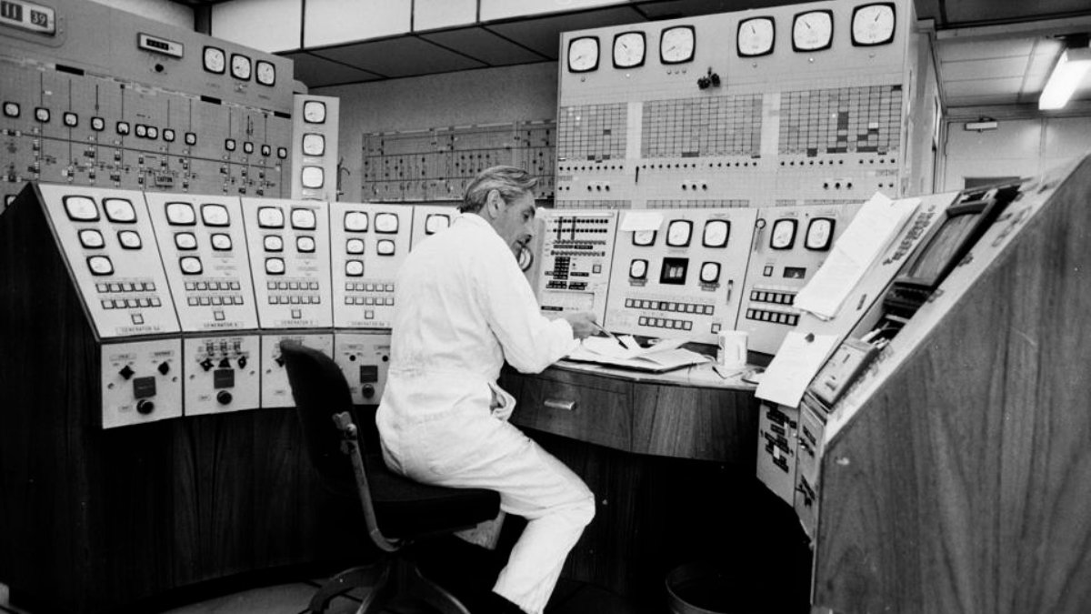 MentOrganitzada's tweet card. Todo el mundo coincide en que la inteligencia artificial está revolucionando el liderazgo. Pero ¿qué tipo de liderazgo se necesita realmente en