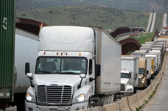 globeandmail's tweet card. Mexico’s imports of U.S. goods soared in July and August, topping Canada’s purchases by a combined US$4.9-billion