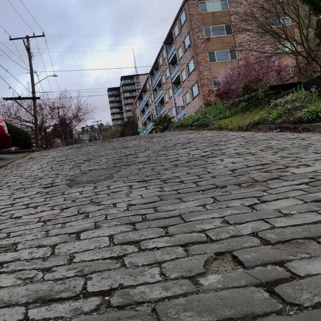 jeffpowers's tweet card. The cobbled climb to Upper Queen Anne — classic! As anticipated as the arrival of local cherry blossoms, devout cycling fans drool over the beginning of the racing season. Things kick-off wit…
