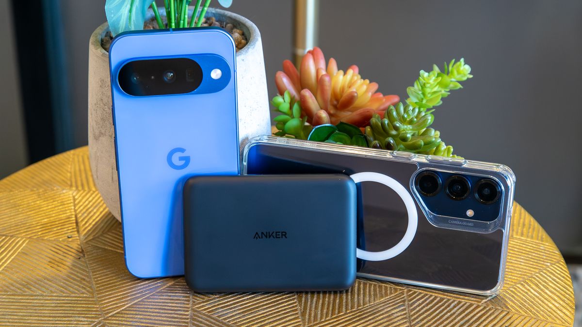 TferThomas's tweet card. It's not officially compatible with the Pixel 10, according to Anker, but it works just fine for me!