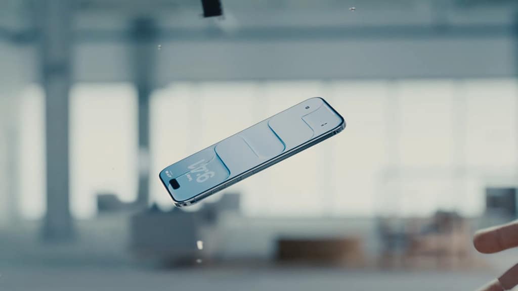 Appora_ir's tweet card. آیفون ۱۷ ایر را بشناسید؛ باریک‌ترین آیفون اپل با ضخامت تنها ۵.۷ میلی‌متر، نمایشگر ۶.۵ اینچی Super Retina XDR، تراشه A19 Pro، بدنه تیتانیومی بازیافتی و قیمت پایه ۹۹۹ دلار