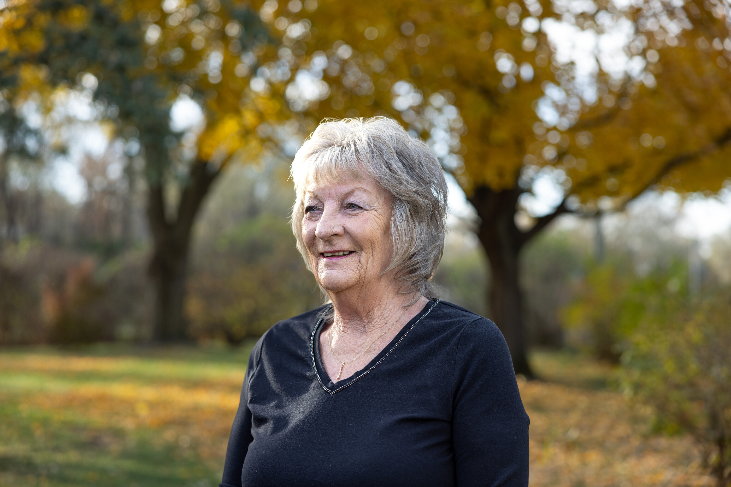 Cancer_Buzz's tweet card. Five years after a screening test found early-stage lung cancer, and a robotic procedure removed the tumor, a former smoker remains free from cancer.