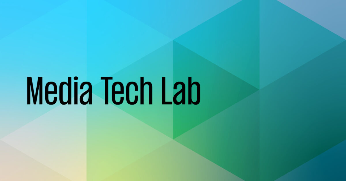 MediaLabBayern's tweet card. ★ 10.000 € Förderung ★ 3 Monate ► Recherchiere Lösungsansätze, führe ein technisches Pilotprojekt durch und schicke die neue Strategie in die Umsetzung.