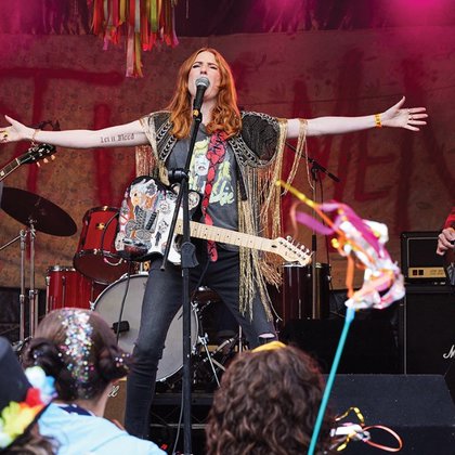 Tweet card summary image