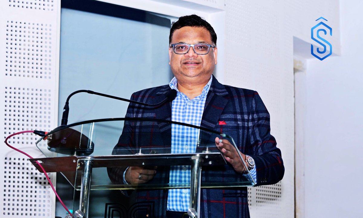 SMCC_NIScPR's tweet card. Dr Rahul Purwar delivered the Prof. J.W. McBain Memorial Lecture at CSIR-NCL, highlighting India’s first ‘Make in India’ CAR-T cell therapy.