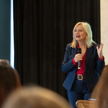 Tweet card summary image