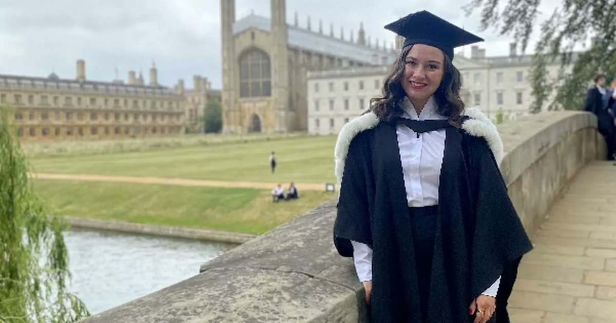 sm6form's tweet card. She's visiting the city after reading an 'inspiring' ECHO article by city student Eva Carroll