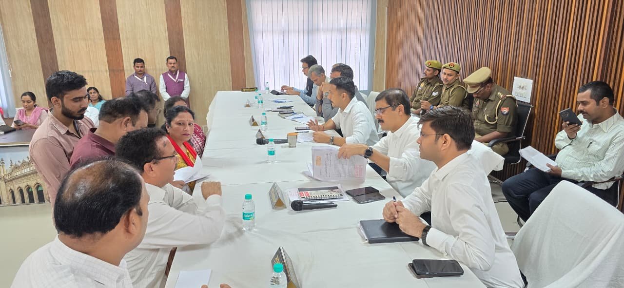 cmgmediagroups's tweet card. सीएम योगी की मॉनीटरिंग से प्रदेश में मामले के निस्तारण में आया खासा सुधार Varanasi News | National News | UP News | Political News | Entertainment News | Sports