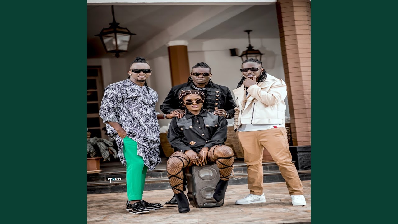 b2csojah's tweet card. Yoola