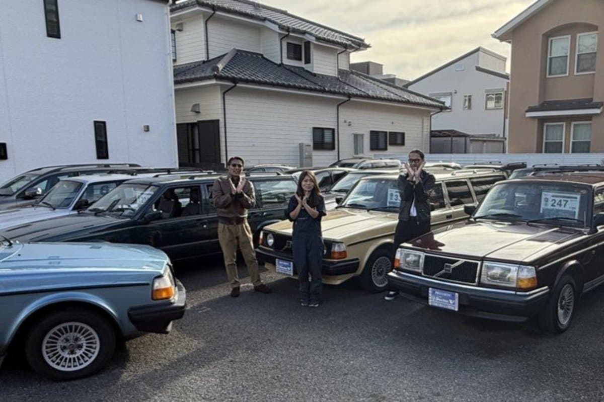 FORZASTYLECOM's tweet card.   国道16号・東名横浜インターからクルマで約10分。ボルボ専門店「ドクターV 東名横浜インター店」に、FORZA STYLEの“中年コンビ”が突撃！ ネオクラの象徴・240を筆頭に、940、850…