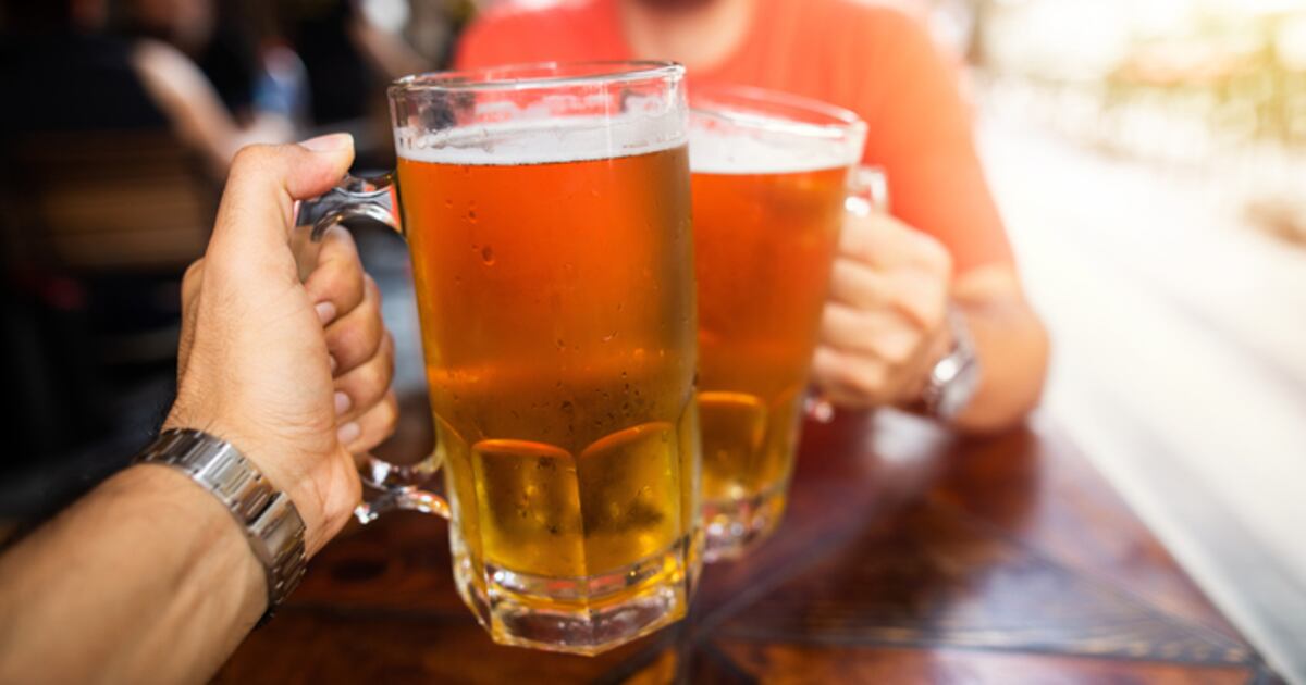 SDBeerGuide's tweet card. Traditional mass US beers face a new challenge from a growing category of craft, premium and light lagers: brands like Michelob Ultra and Corona lead the pack of alternative light lagers and pilsners...