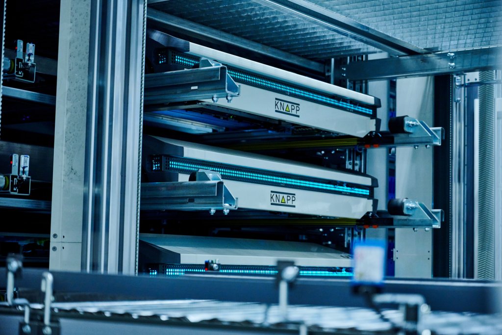 KNAPP_AG_de's tweet card. Knorr-Bremse decided to use the OSR Shuttle Evo automated small parts warehouse to optimize their processes, increasing their system’s performance by a factor of three.