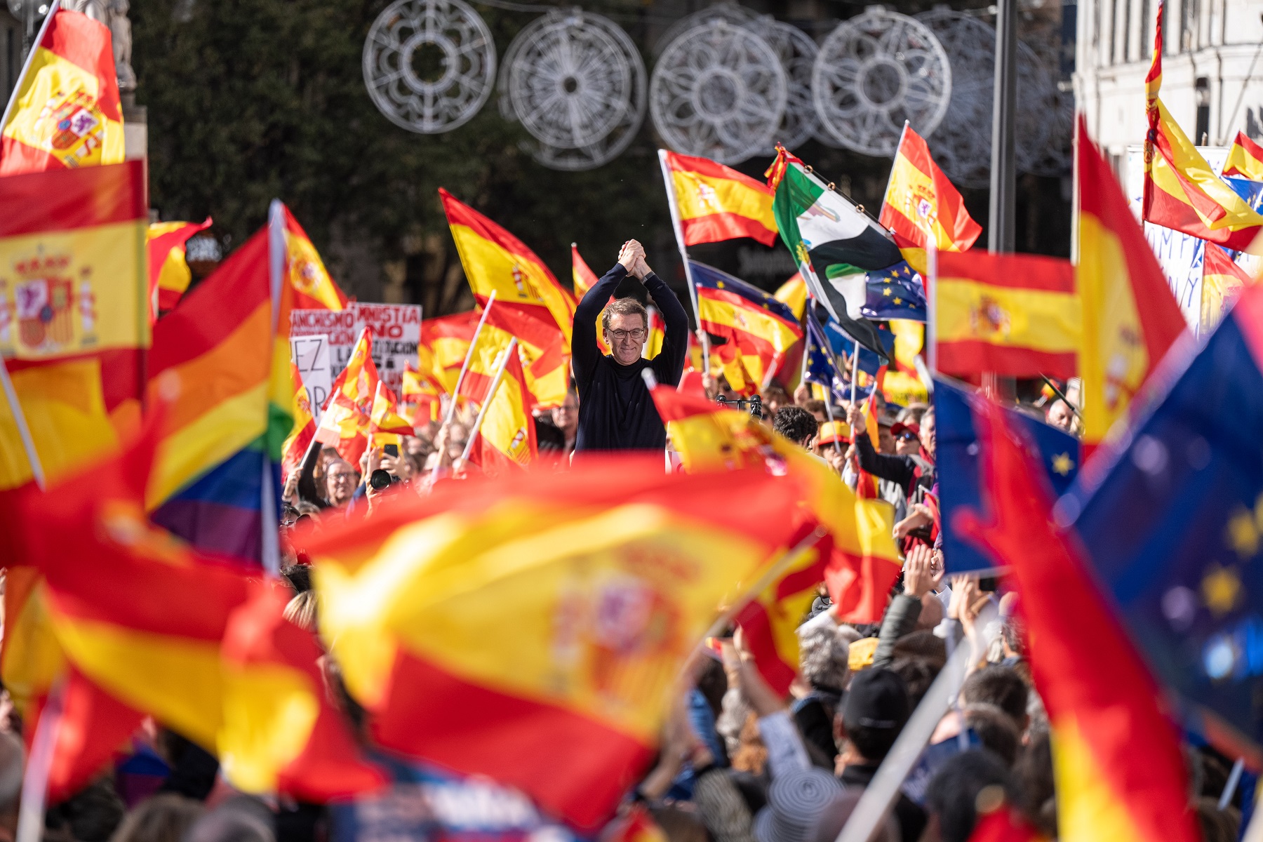 gerardotc's tweet card. Tras la investidura, descubriremos si el tratamiento será terapia de choque a lo Capitolio o, como Feijóo, usted y yo querríamos, que el PP pudiese seguir tocando España unos años más