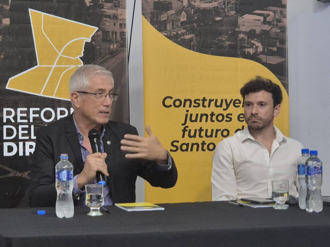 santotomealdia's tweet card. En la primera jornada del ciclo de charlas para la reforma del Plan Director, el arquitecto Miguel Rodríguez planteó una visión integral y participativa del desarrollo urbano, basada en procesos...