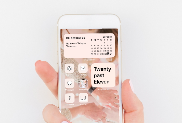 gossip__lady's tweet card. Download free iOS 14 app icons for your iphone | Lifestyle blog by blogger, Karen Kelly (kaRi). Here you will get home decor ideas, party themes, DIY, craft projects and free printables.