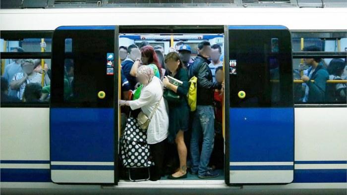 boadilladigital's tweet card. La Comunidad de Madrid refueraz desde este viernes 21 de noviembre y hasta el domingo 30, tanto en Metro como en la EMT.