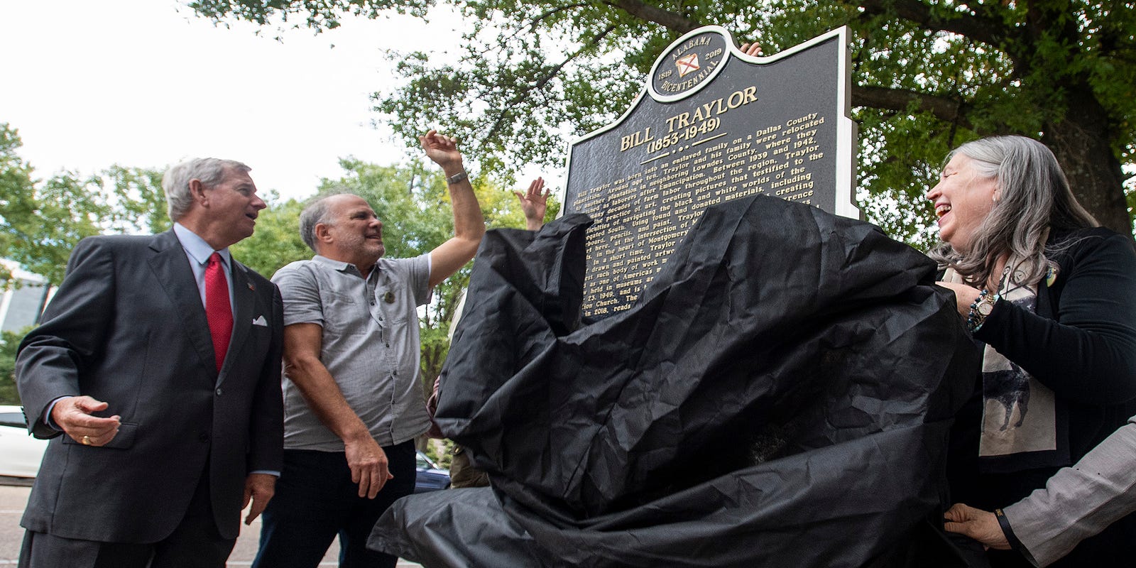 artobjects's tweet card. Thursday, the city dedicated a new historic marker to artist Bill Traylor downtown.