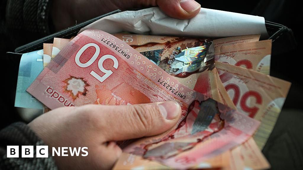 DalgiRatte's tweet card. Marcel Breton spent 16 years trying to reclaim C$1.2m police seized from hiding spots in his house.