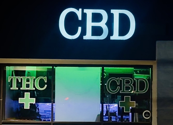 Sarah4Texas's tweet card. Trump's national ban on THC means big bucks for Texas lobbyists and lawmakers, writes Sarah Stogner. 