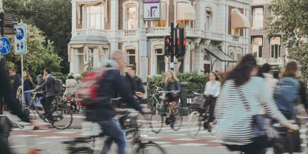 M_Chassignet's tweet card. Une étude finlandaise établit une corrélation entre la pratique du vélo pour aller travailler et le peu d'absences au travail. Si le lien de causalité n’est pas encore clair, cela confirme qu’une...